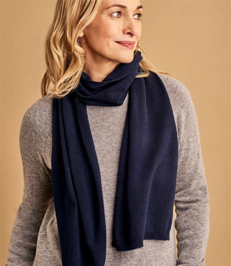 cashmere scarf near me.